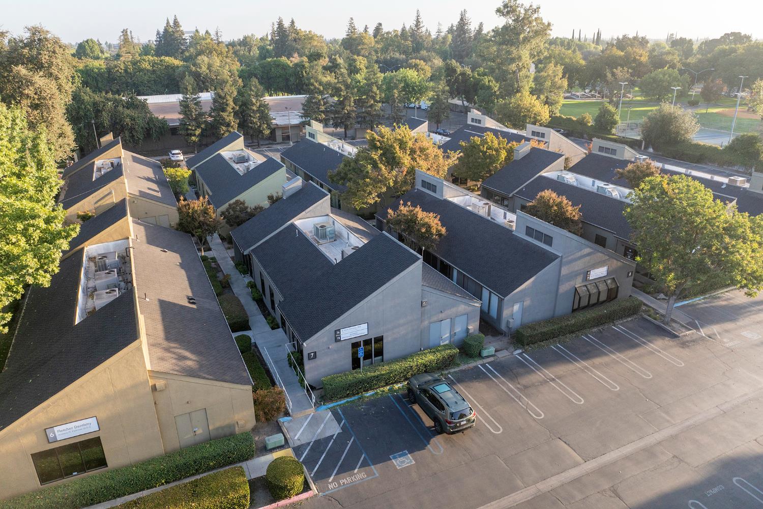 1130 Coffee Road 7