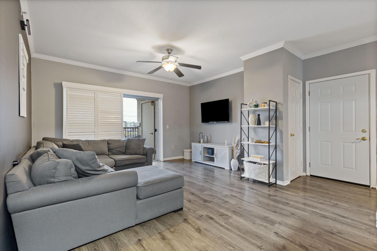 701 Gibson Drive 927