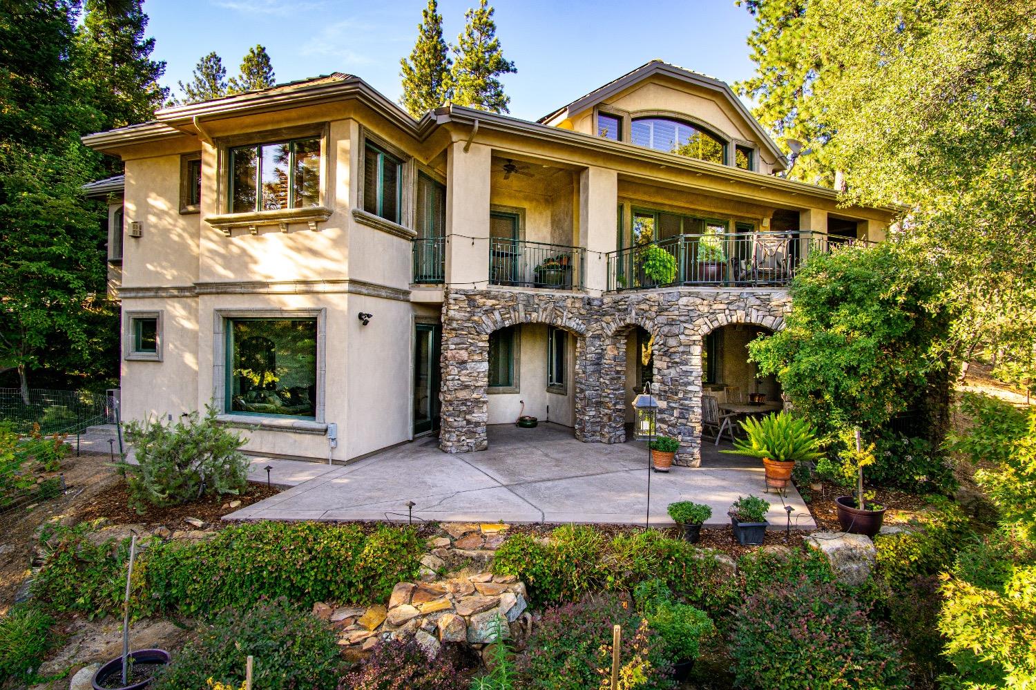 1461 Lodge View Drive