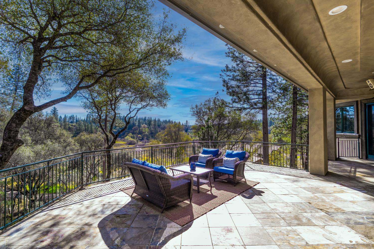 1461 Lodge View Drive