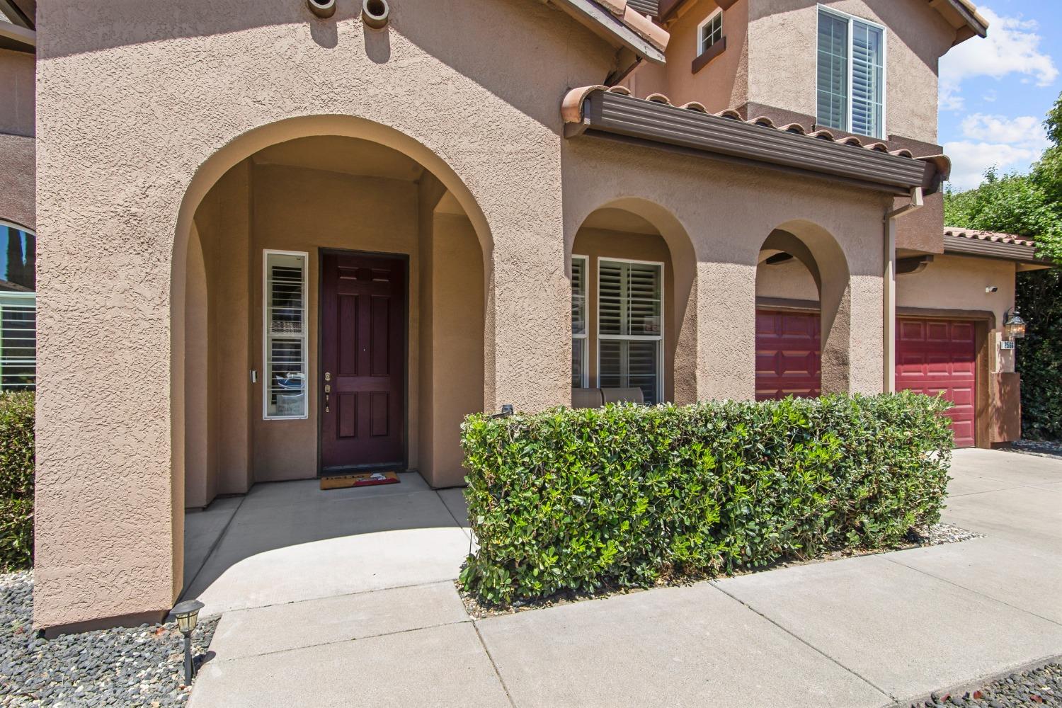 2566 Parkcrest Way