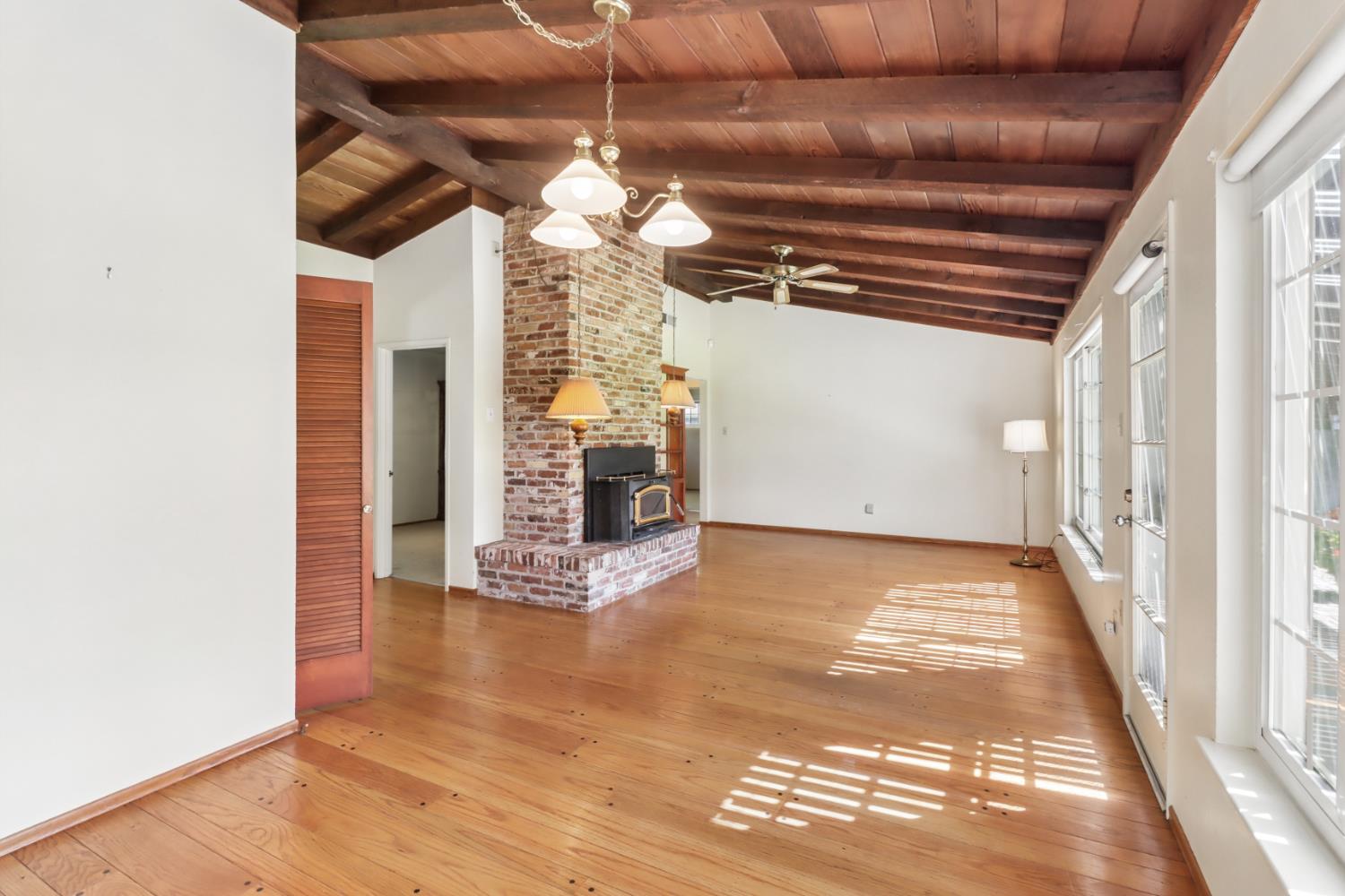 3245 Becerra Way