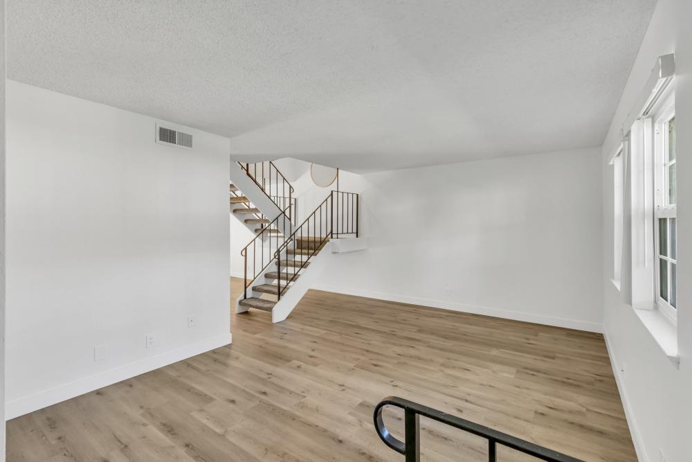 4020 Knoll Top Court