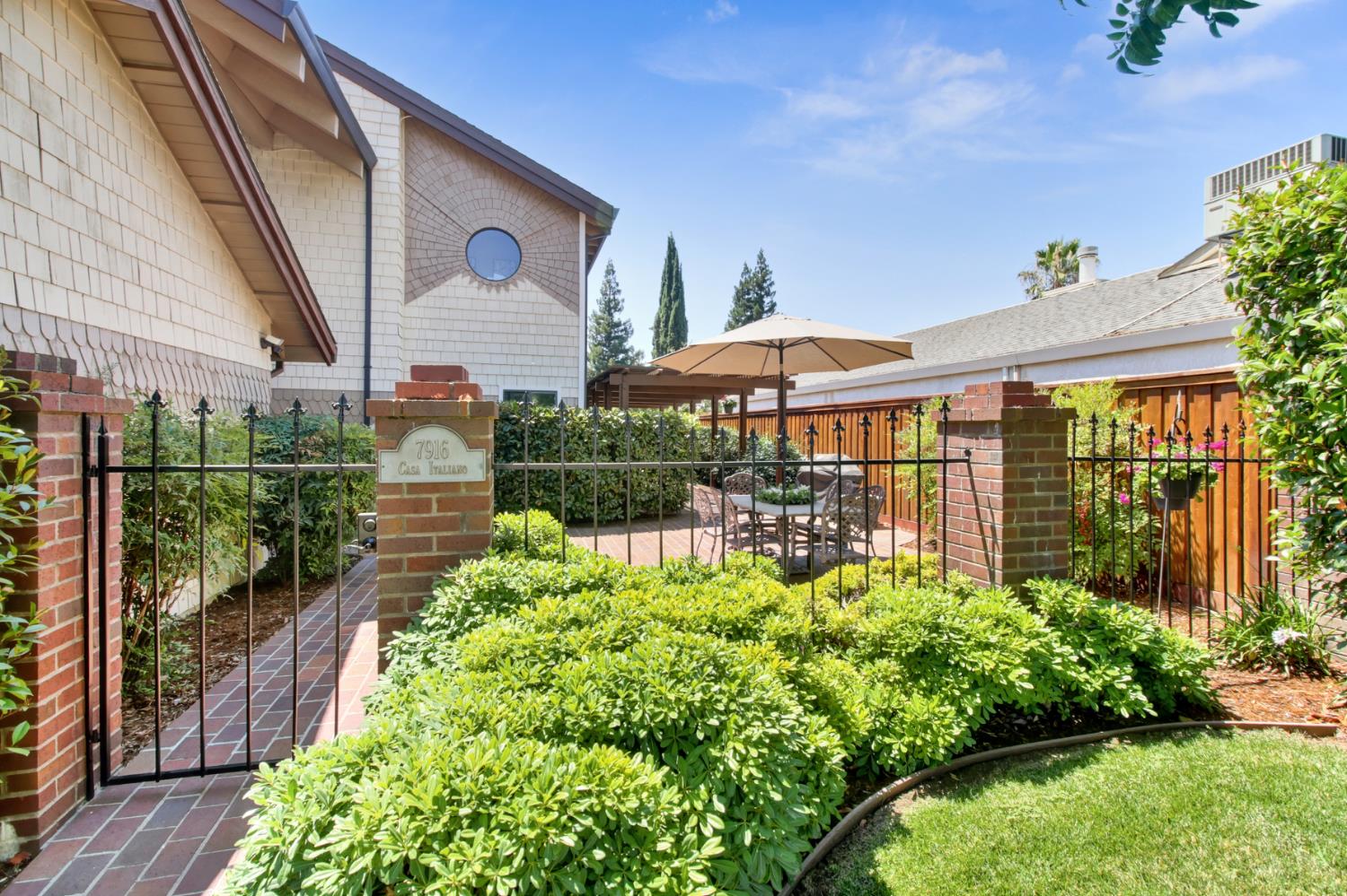 7916 Laurelridge Court