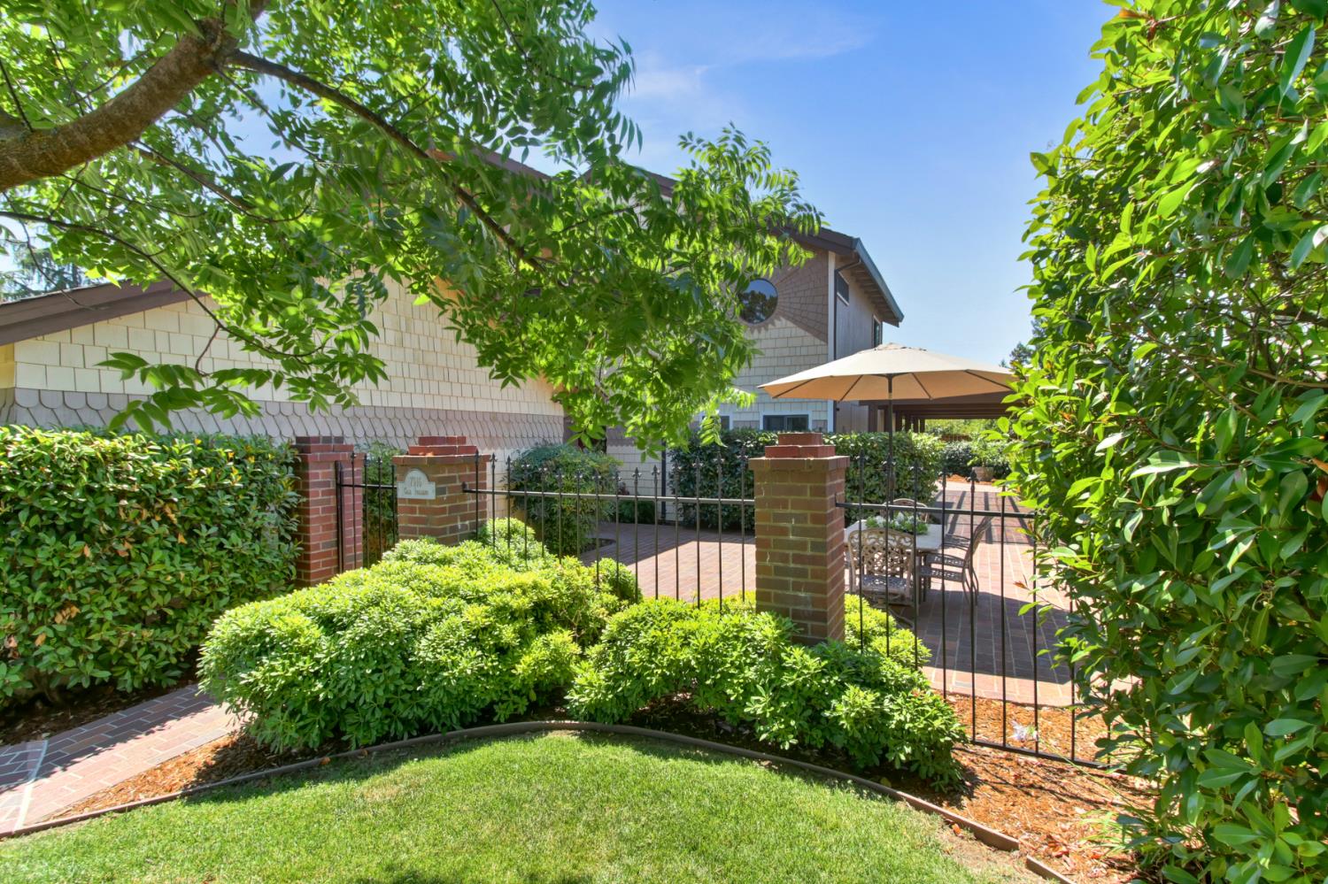 7916 Laurelridge Court