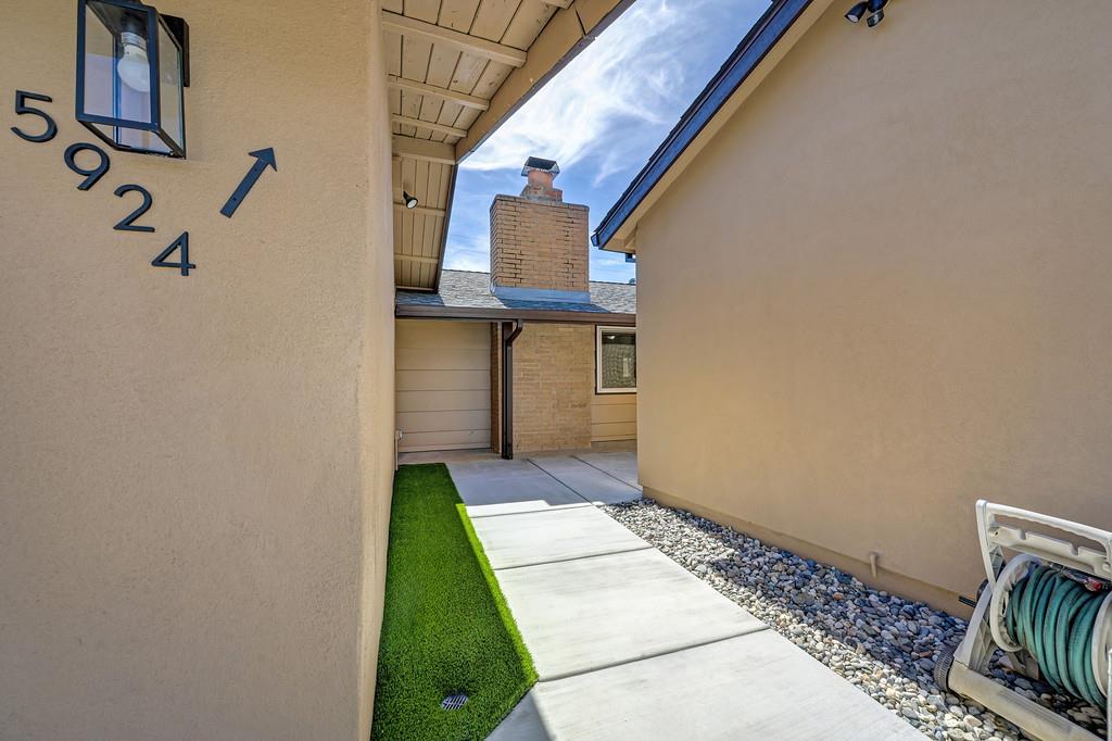 5924 Deary Way