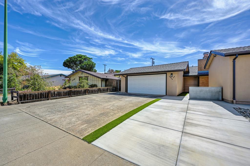 5924 Deary Way