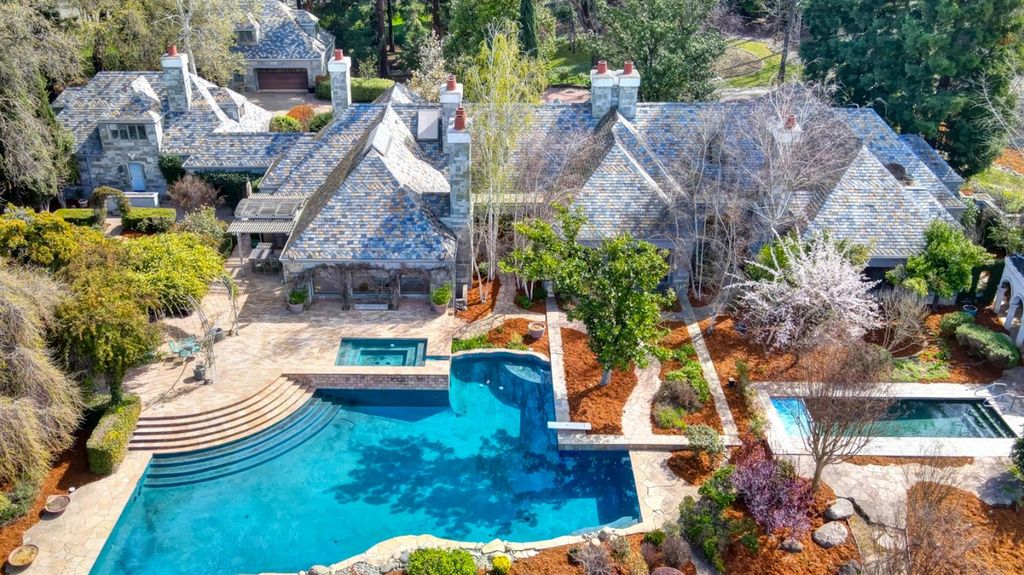 Photo of 2400 E Tiffany Lane, Sacramento, CA 95827 (MLS # 225029345)