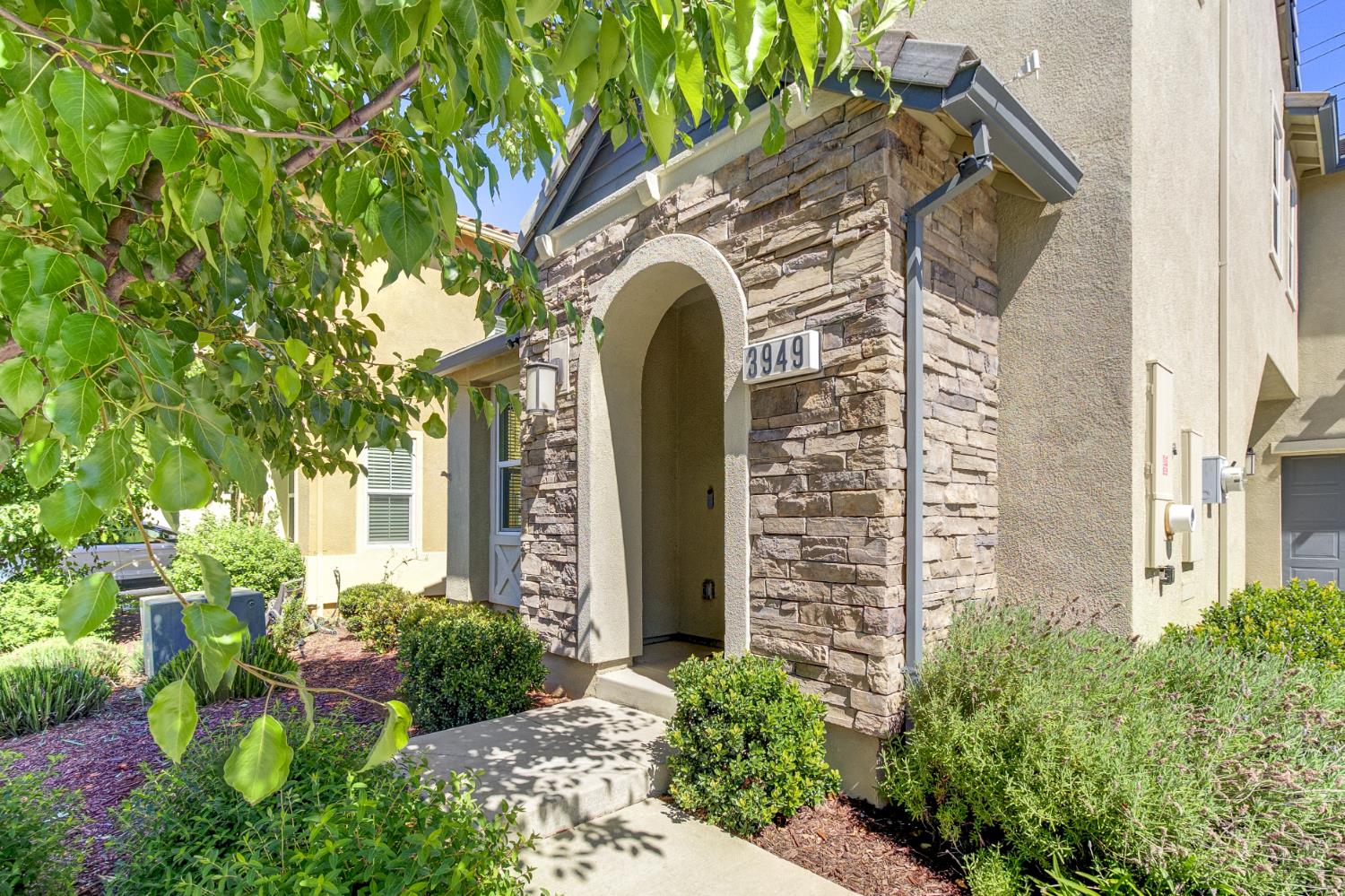3949 Aristotle Circle
