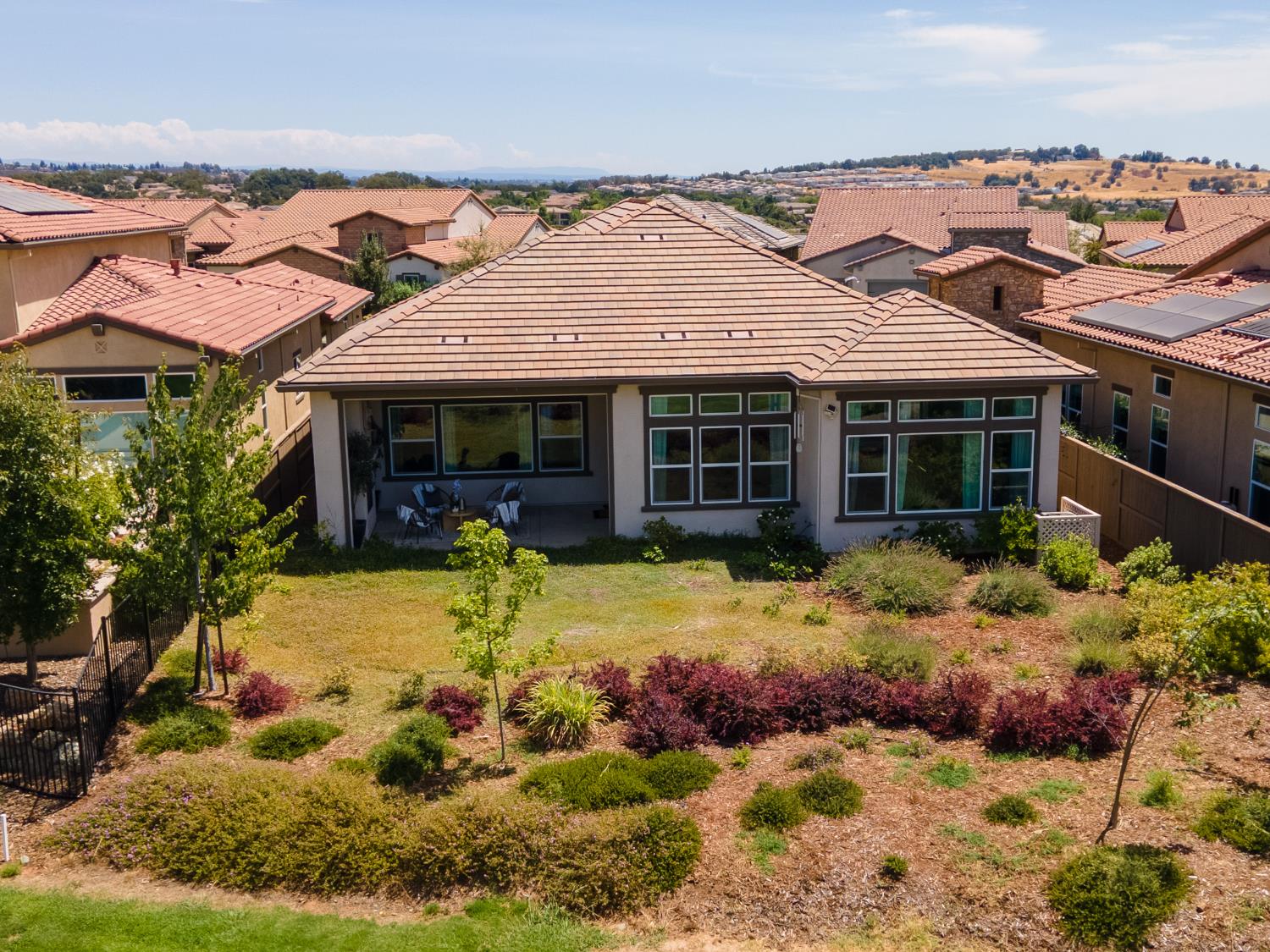 El Dorado Hills, California 95762, United States, 3 Bedrooms Bedrooms, ,4 BathroomsBathrooms,Residential,Pending,191443