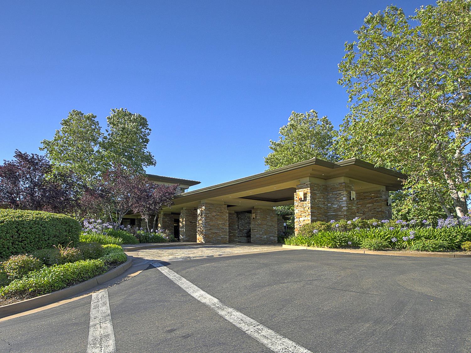 El Dorado Hills, California 95762, United States, 3 Bedrooms Bedrooms, ,4 BathroomsBathrooms,Residential,Pending,191443