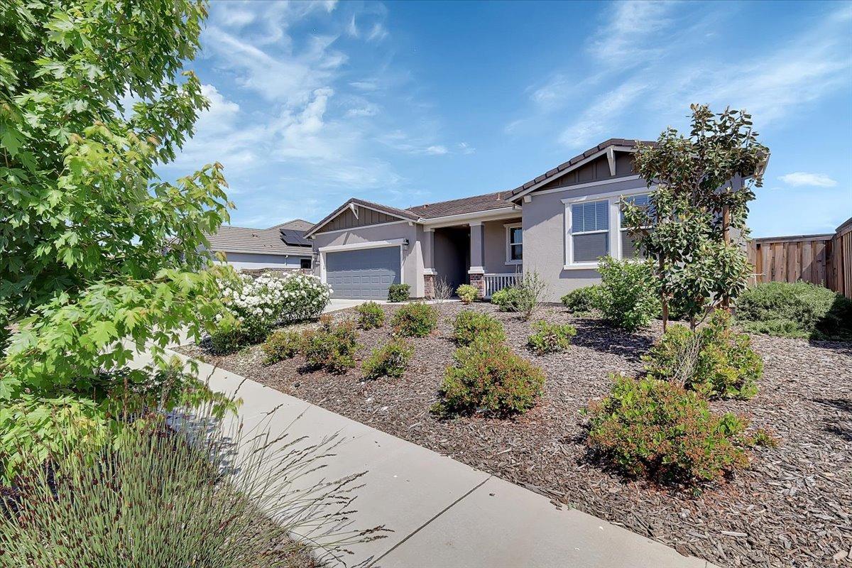 1465 Minories Drive