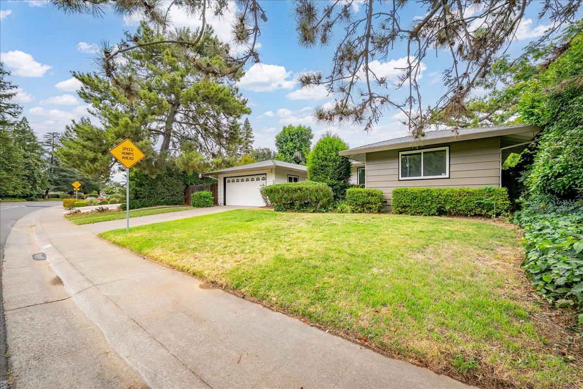 2270 W La Loma Drive