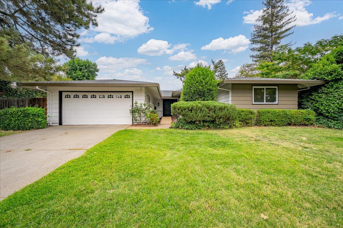 2270 W La Loma Drive