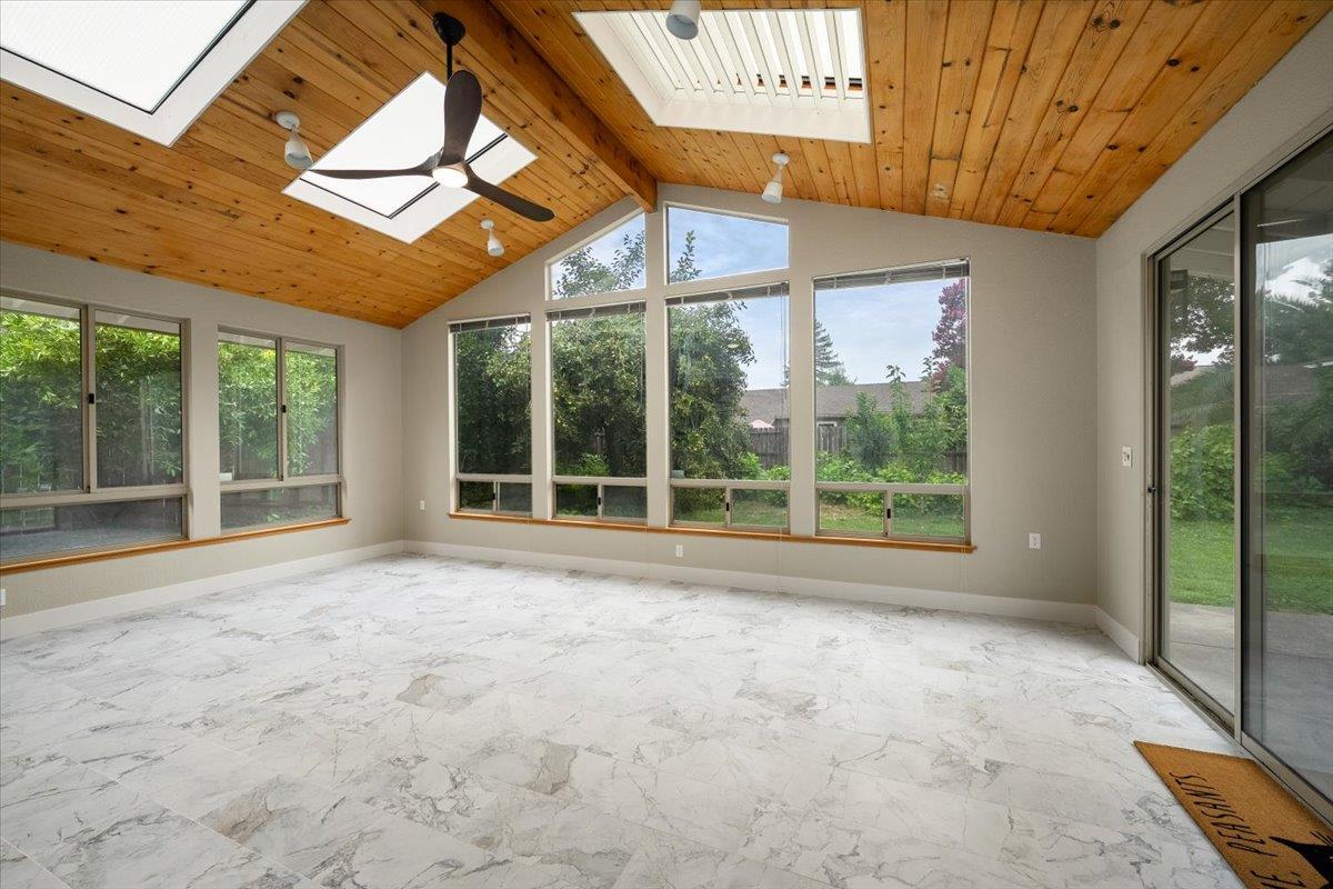 2270 W La Loma Drive
