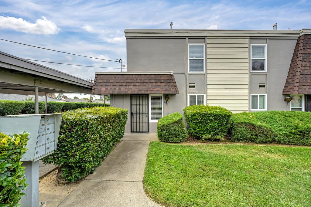 5686 Hillsdale Boulevard