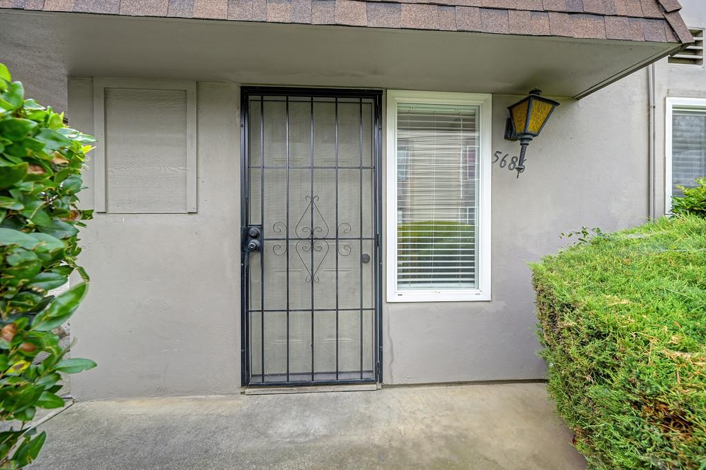 5686 Hillsdale Boulevard