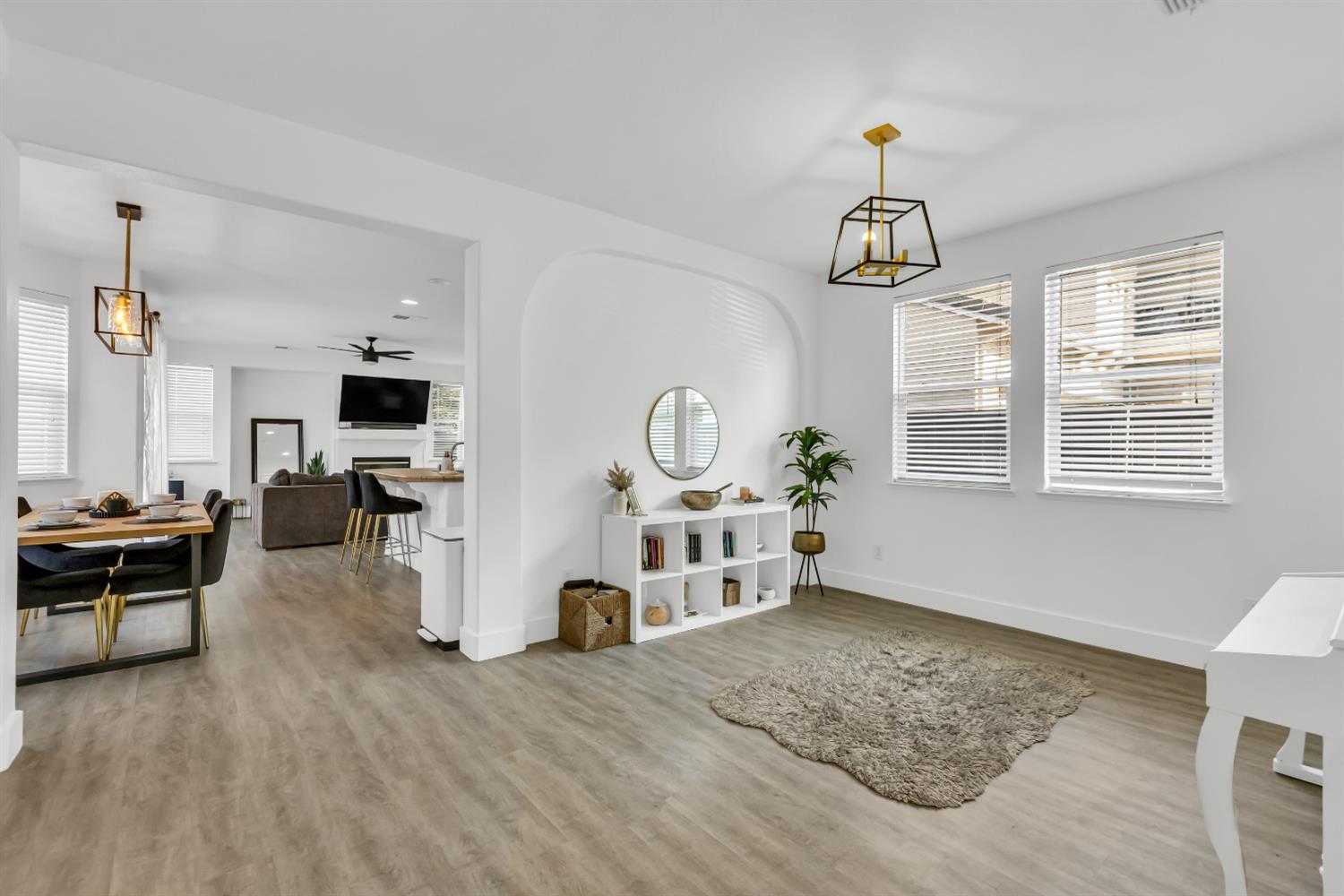 811 Regency Park Circle