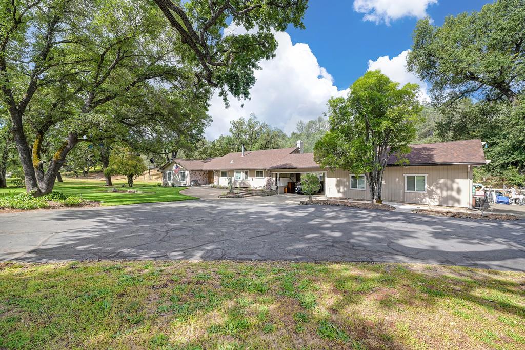 2100 Mulberry Lane