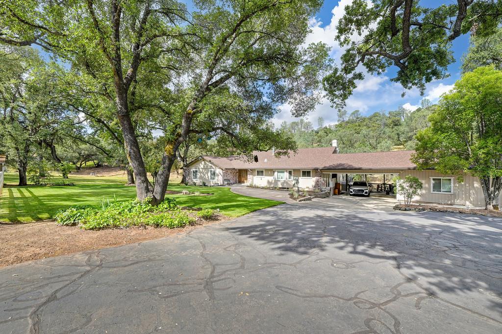 2100 Mulberry Lane