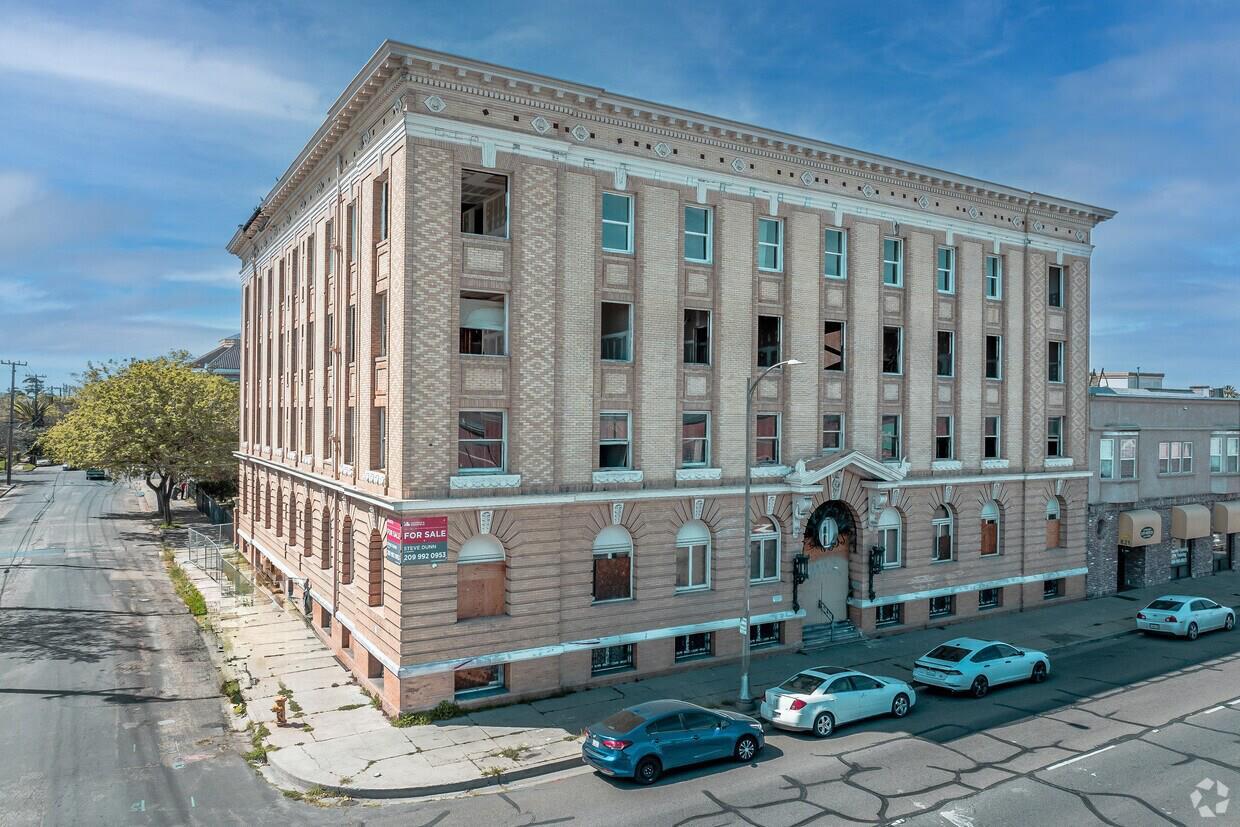 807 N El Dorado Street