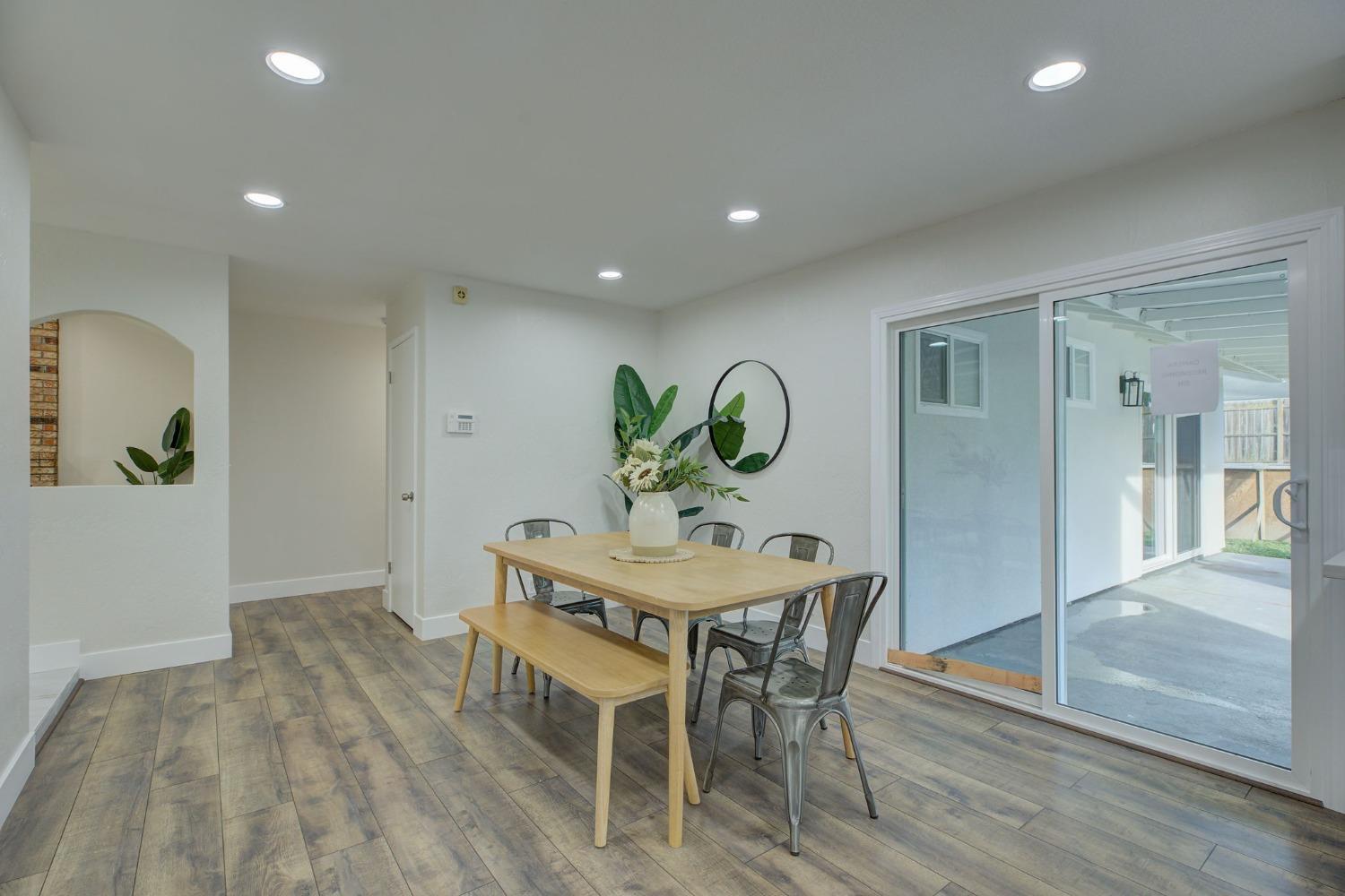 5806 Hillsdale Boulevard