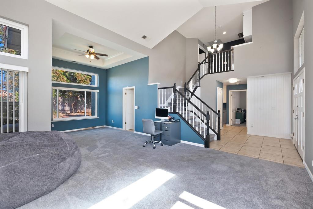 3209 El Valle Way
