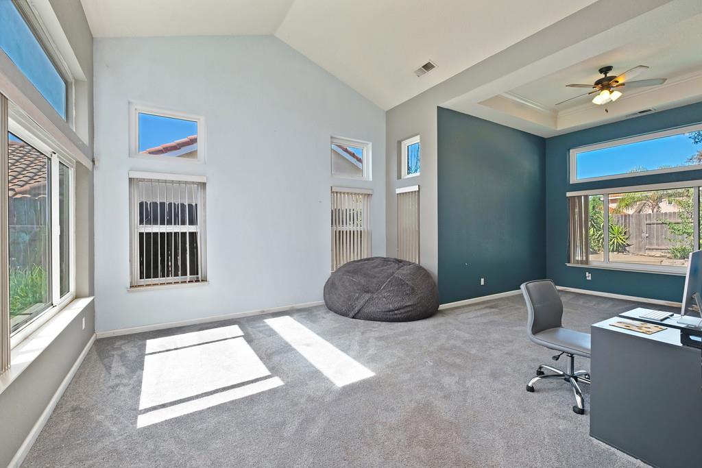 3209 El Valle Way
