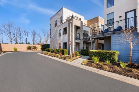 1002 Mud Pie Lane Sacramento CA 95814
