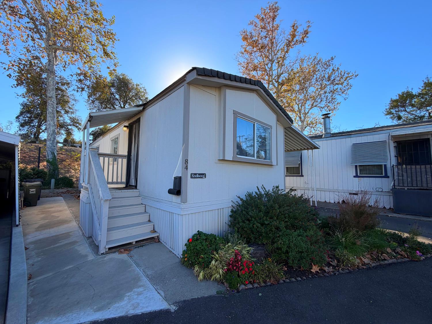 902 Del Paso Boulevard 84
