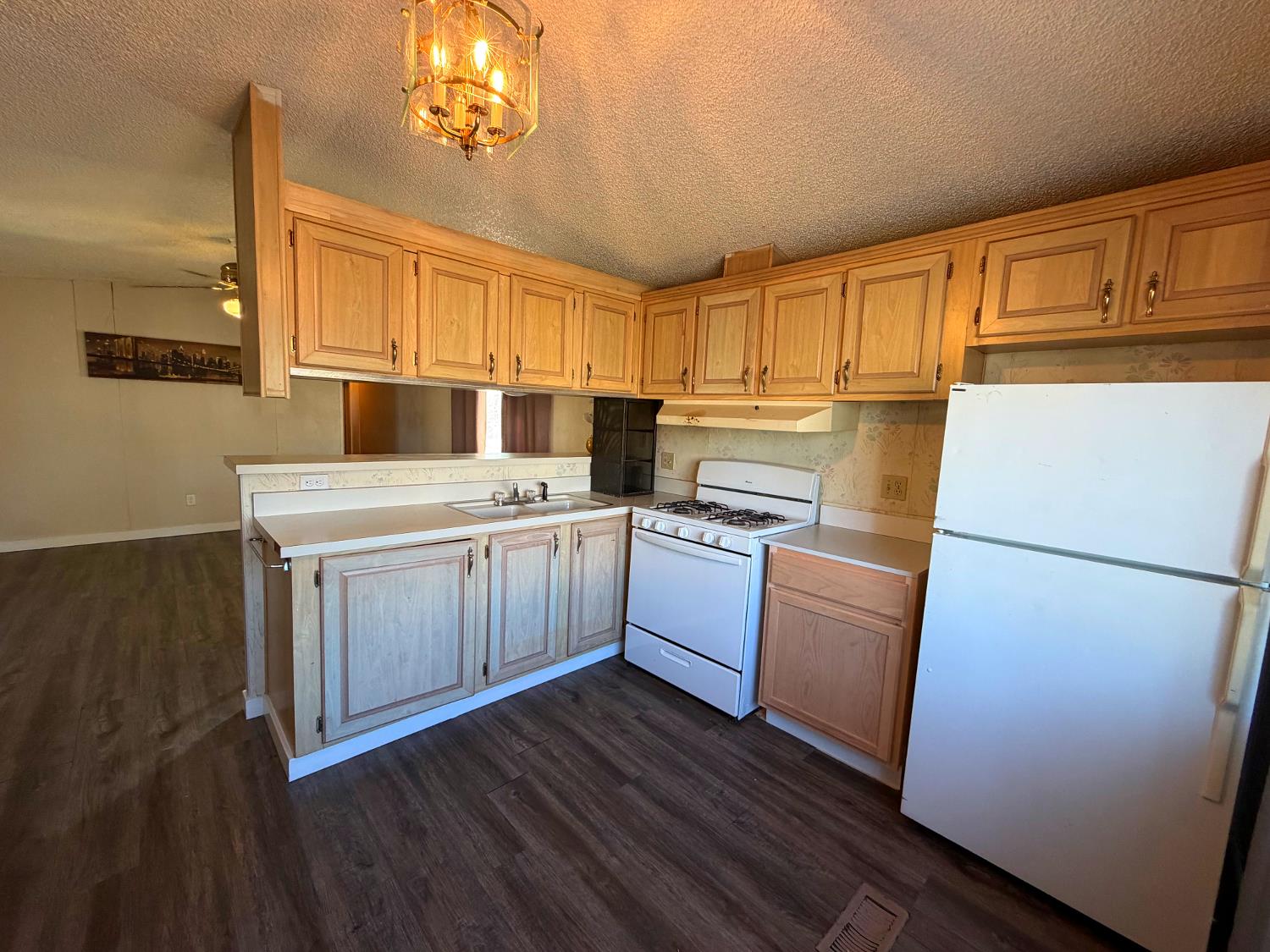 902 Del Paso Boulevard 84