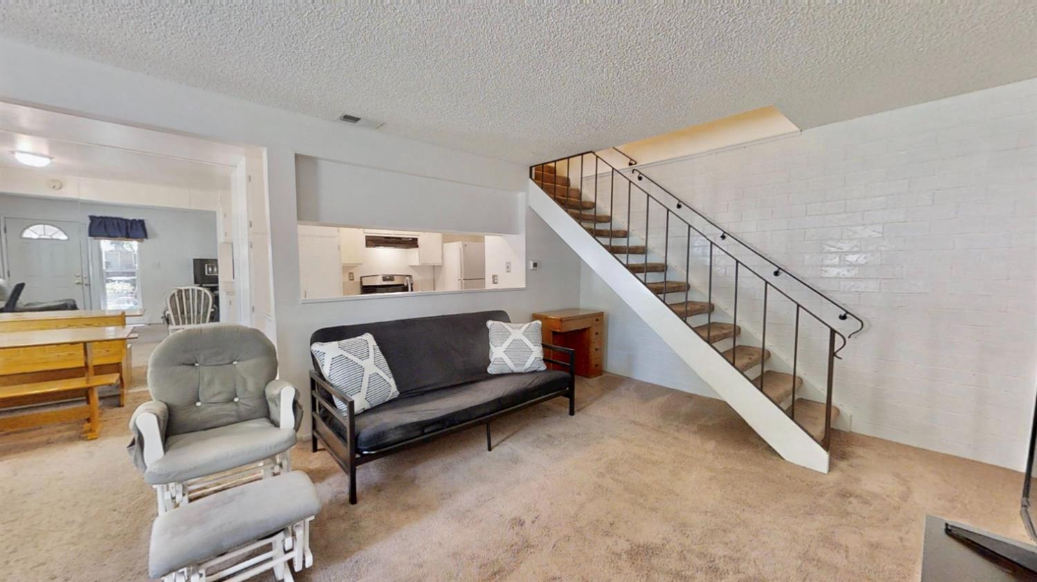 6225 Longford 2