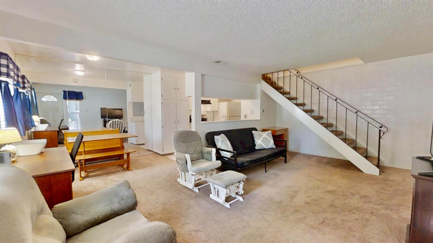 6225 Longford 2