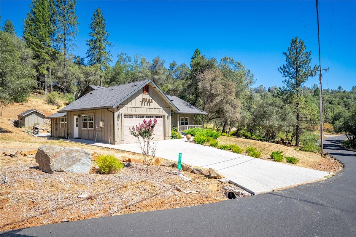 3311 Cascade Trail