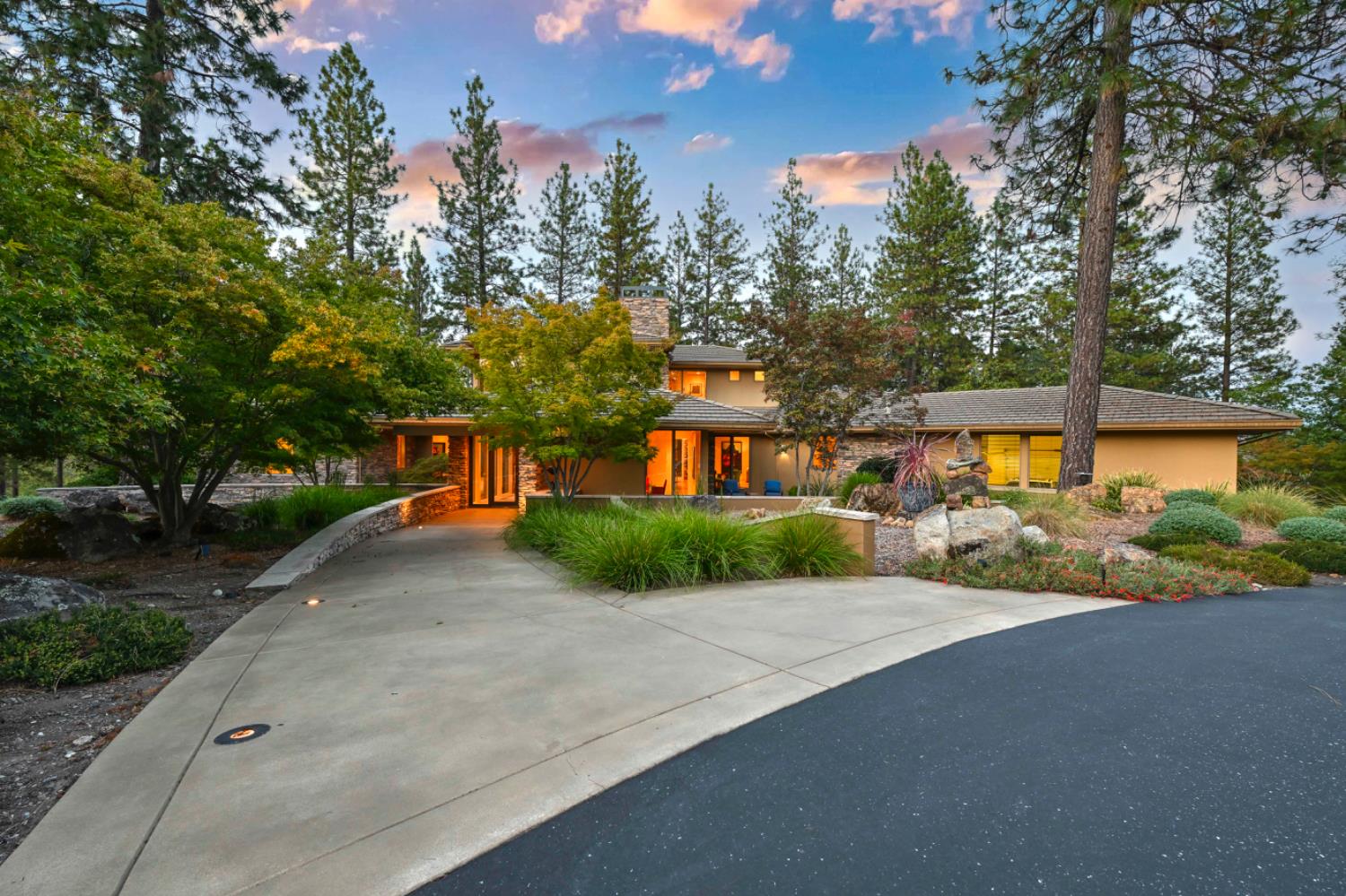 15090 Grand Knoll Drive