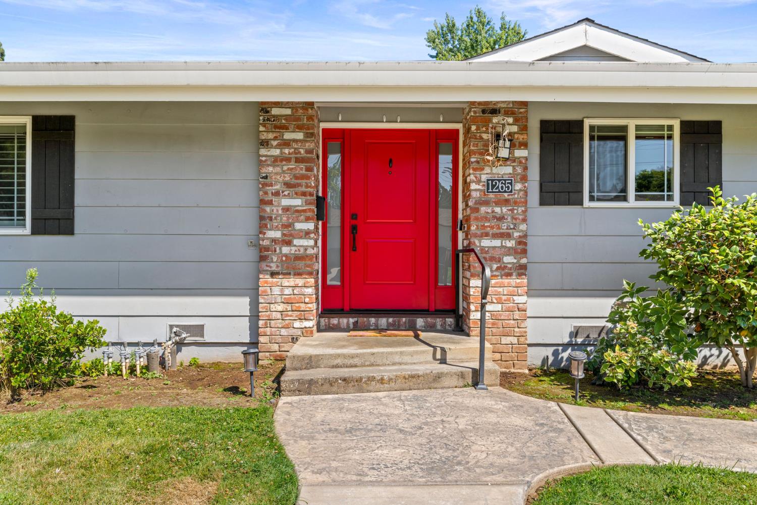 1265 Meredith Way