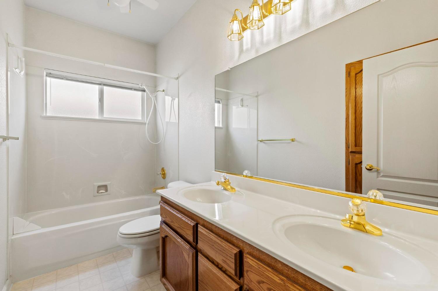 Yuba City, California 95993, United States, 4 Bedrooms Bedrooms, ,2 BathroomsBathrooms,Residential,Active,96659