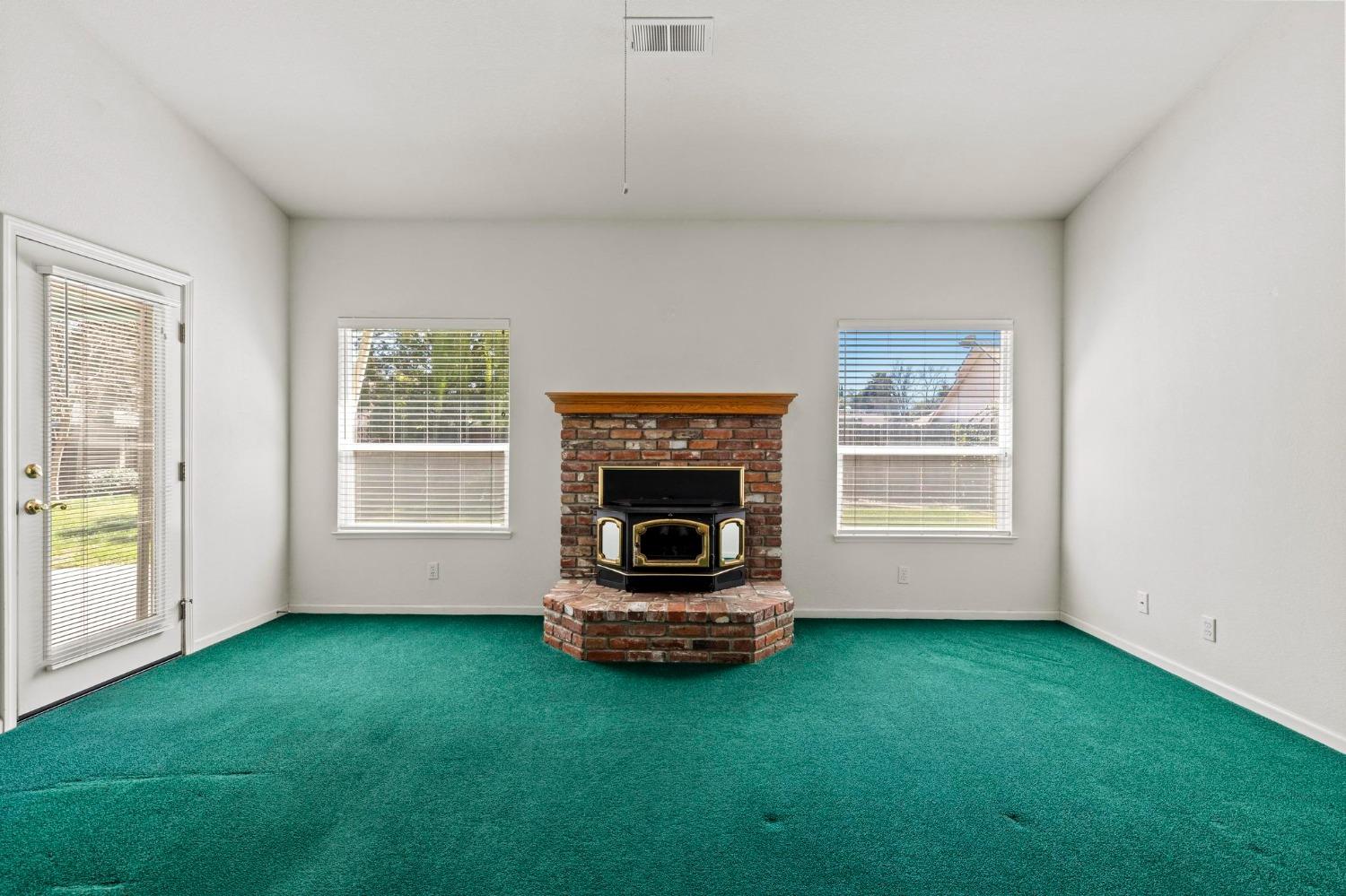 Yuba City, California 95993, United States, 4 Bedrooms Bedrooms, ,2 BathroomsBathrooms,Residential,Active,96659