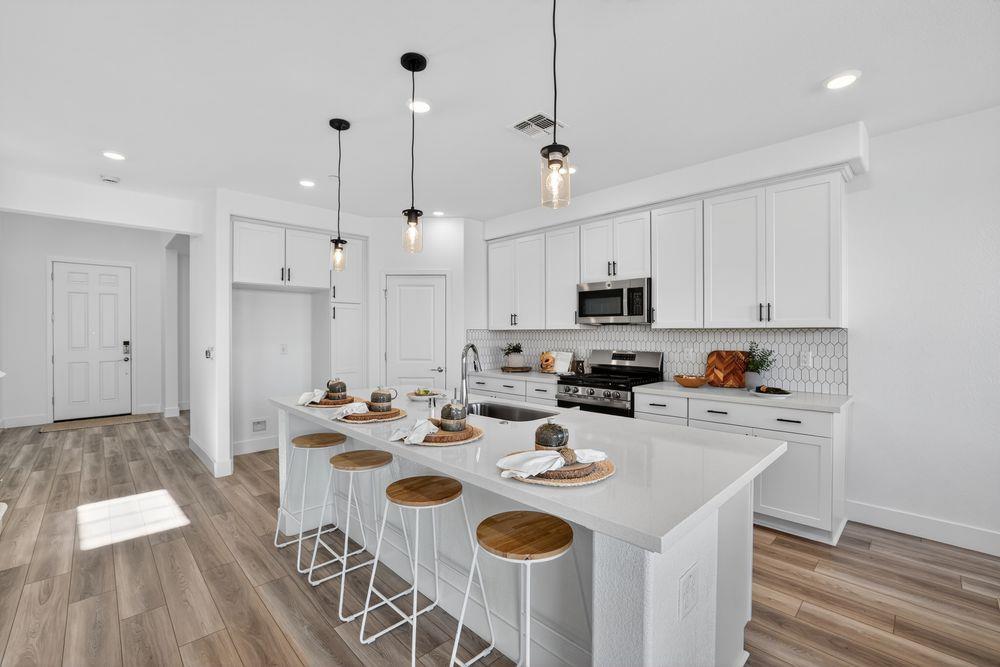 9975 Common Yarrow Way