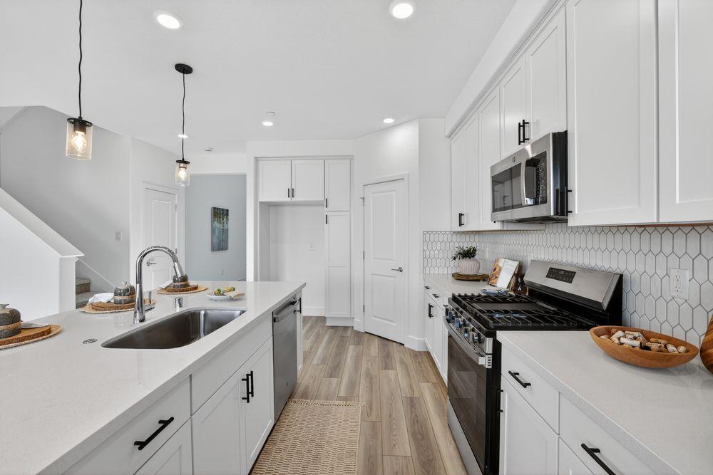 9975 Common Yarrow Way