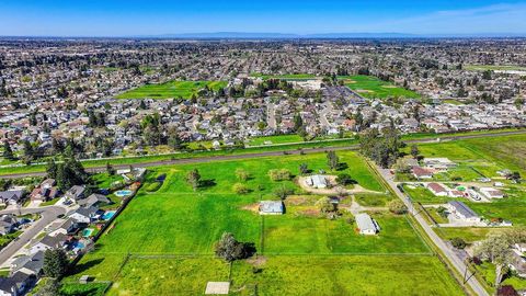 8610 CARLISLE Sacramento CA 95828