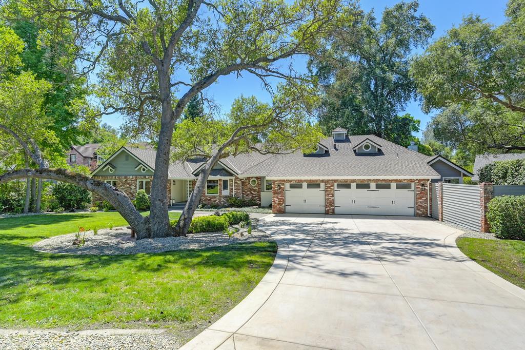 8060 Lakeland Drive