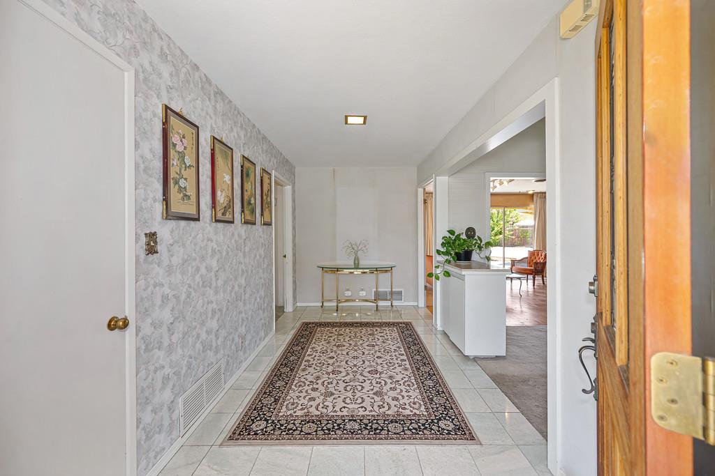 2800 Ashbourne Drive