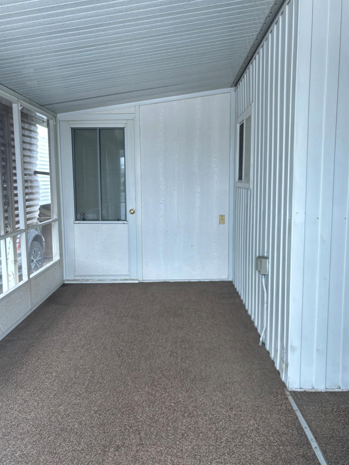 421 Allen Way - Photo 2