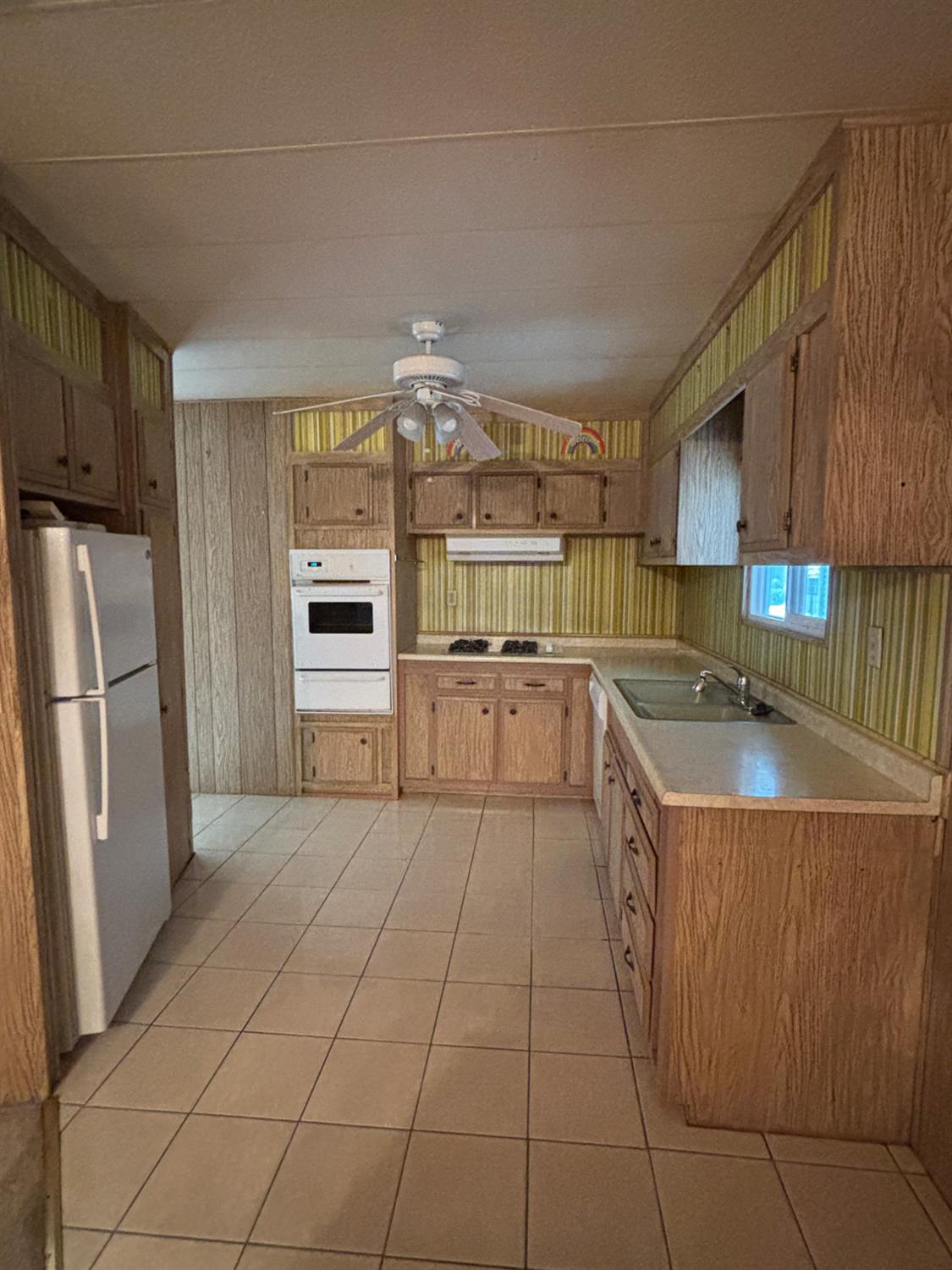 421 Allen Way - Photo 3