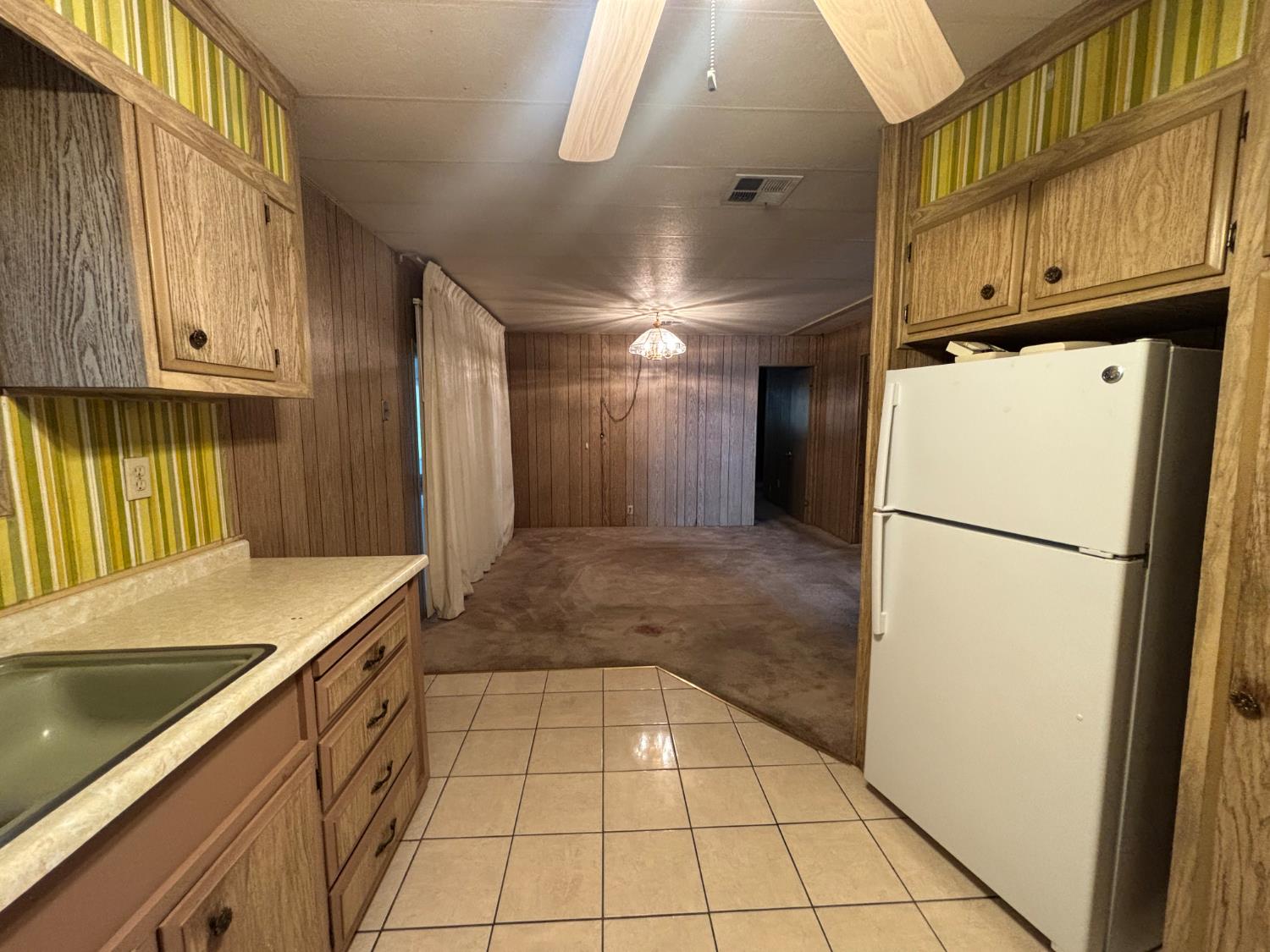421 Allen Way - Photo 4