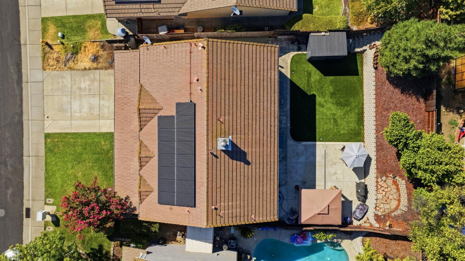 1916 Hillock Court