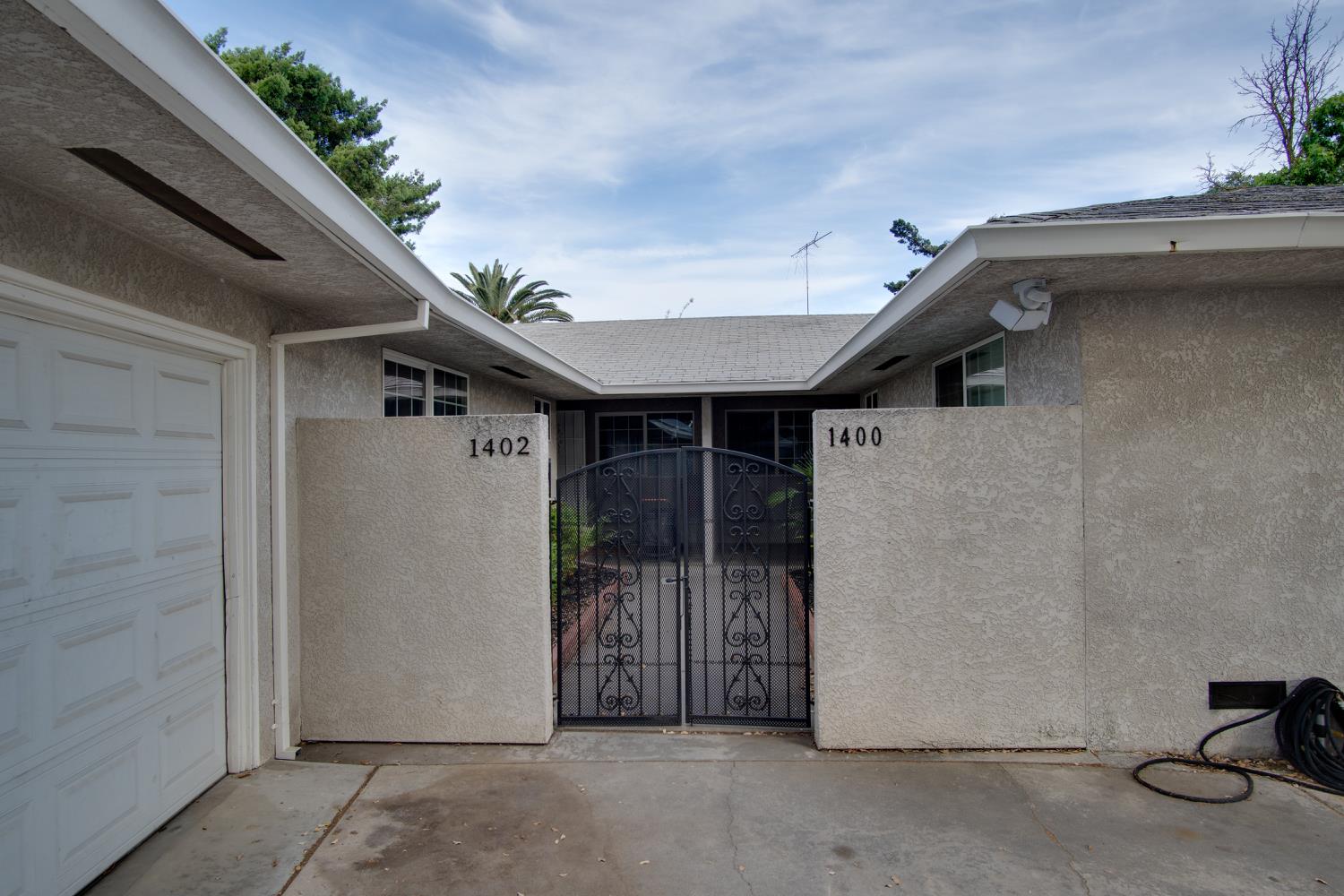 1402 Chapala Way