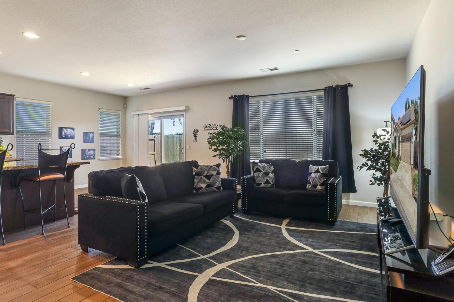 Stockton, California 95204, United States, 4 Bedrooms Bedrooms, ,2 BathroomsBathrooms,Residential,Active,148236