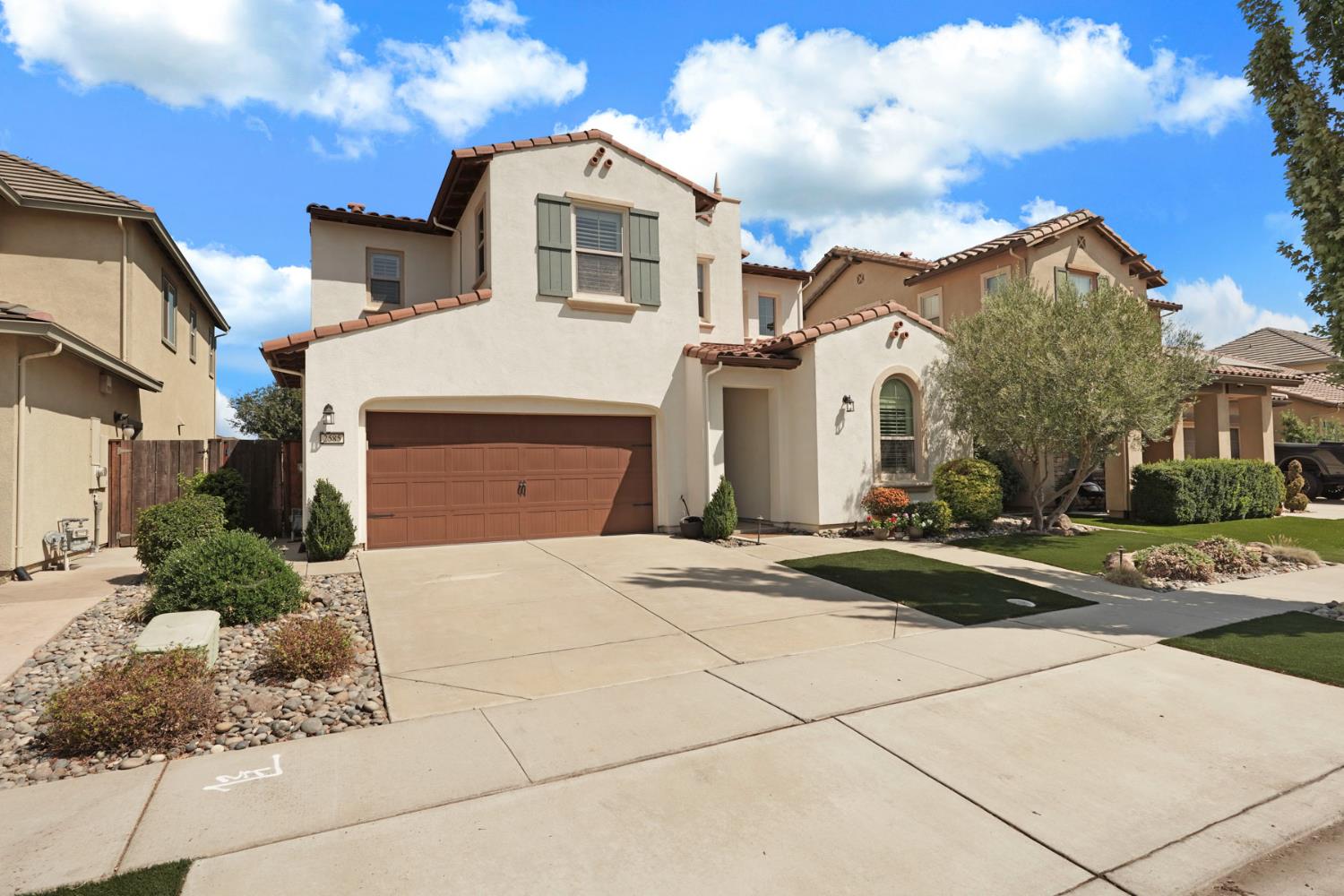 2585 Buttercup Drive